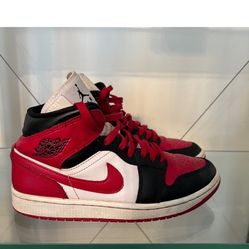 Women’s Size 8 Nike