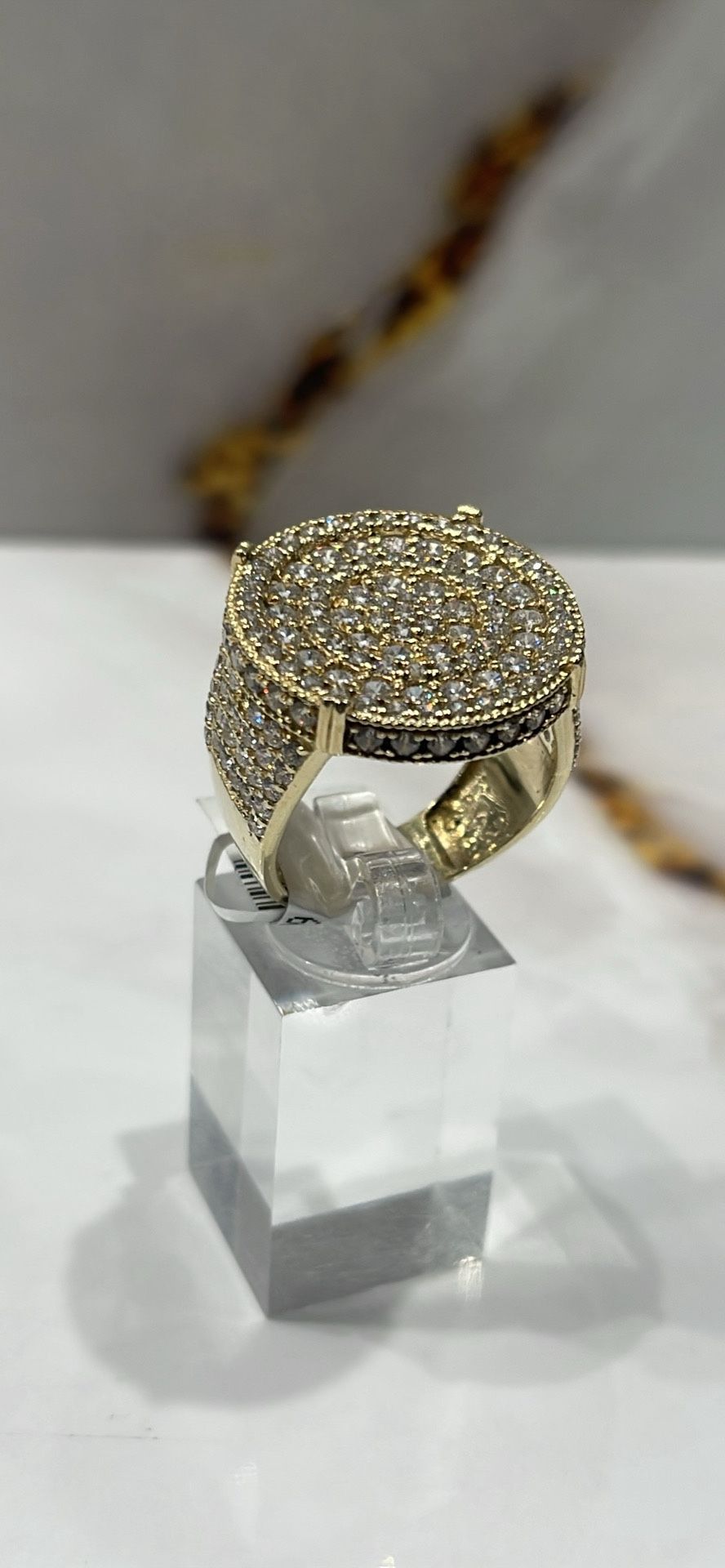 10k Stone Men’s Ring Size 11/ 11.2 Grams 