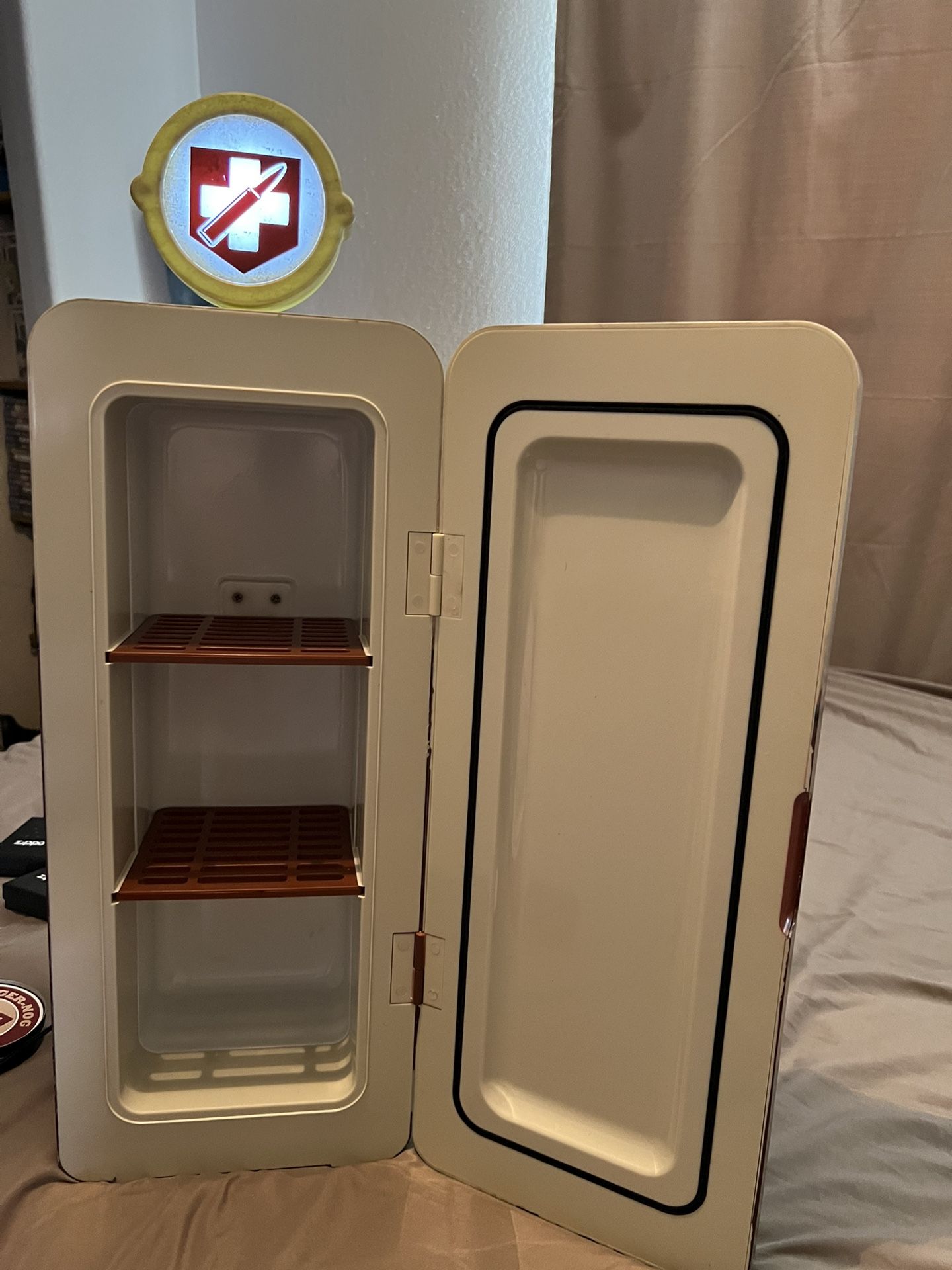 Call of Duty Black Ops 3 Juggernog Mini Fridge for Sale in Norwalk, CA