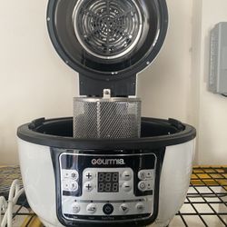 Gourmia GTA2500 Electric Digital Air Fryer Griller and Roaster