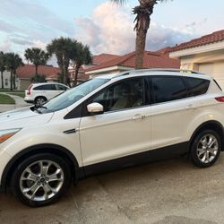 2014 Ford Escape titanium