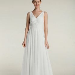 Wedding Dress White con escote en V y falda fluida evoca estilos nupciales bohemios o campestres, similares a las colecciones de diseñador