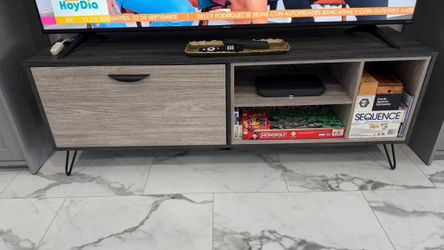 WAYFAIR MODERN TV STAND / MEDIA CONSOLE – GRAY - Delivery is negotiable