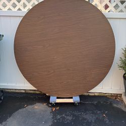 Wood Round Table 