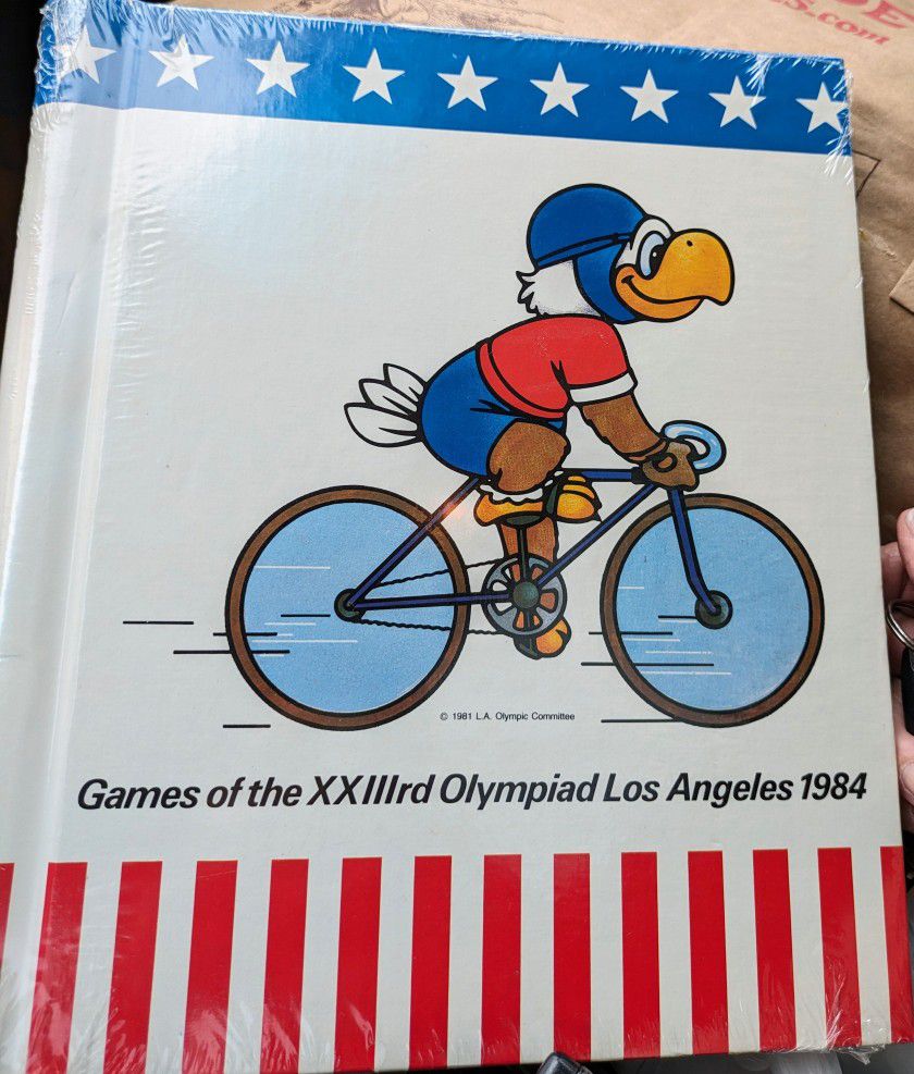 **1984 LOS ANGELES OLYMPICS PHOTO BOOK ALBUM  COLLECTIBLES SAM THE EAGLE (New in package)