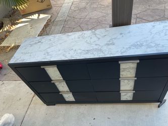 Marble bedroom set comes with new mattress plus other bedroom, set and stuff like new