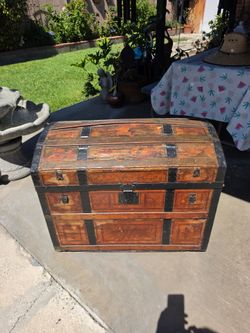 Steamer trunk