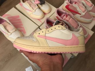 Travis Scott Pink Jordan 1 NEW