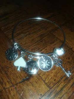 Charm Bracelet (adjustable)