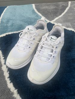 Nike Air Max Axis sneakers