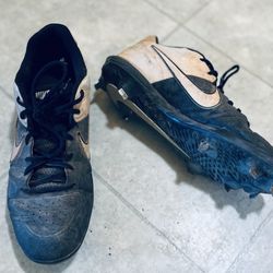 Nike Baseball Cleats - Size 11 Boys Metal 