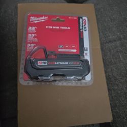 MILWAUKEE M18 BATTERIE 2.0AH NEW 