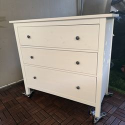 White dresser ikea hemnes 3 drawers