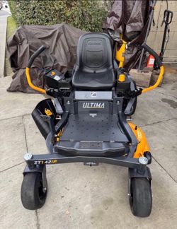 Cub Cadet Ultima ZT1 42 in. 547 cc IntelliPower Engine Dual Hydrostatic Drive Gas Zero Turn Riding