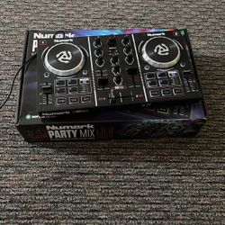 Numark Party Mix Serato (built In Light) BRAND NEW 