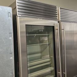 Sub Zero 36”Wide Built In Bottom Freezer Refrigerator 