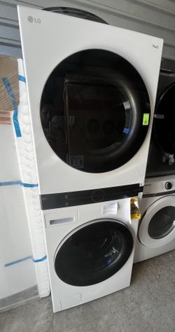 WashTower LG in White or Black
