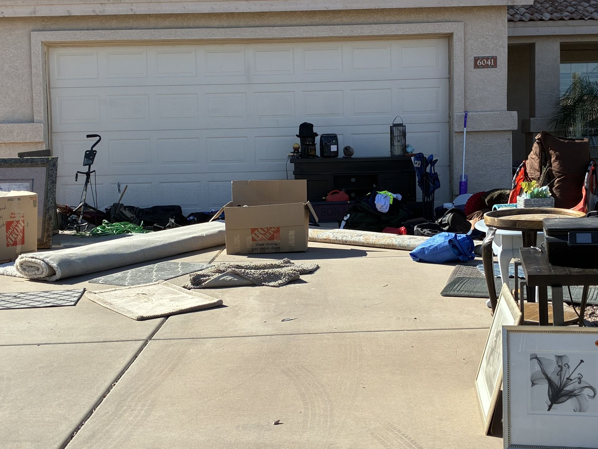 Free Rugs Sports Bags Suitcases Air Fryer And Credenza Side Table Bar Stools Pictures