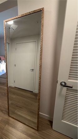 Gold mirror