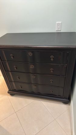 Dresser - must go pricing