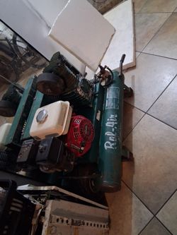 Gas compressor
