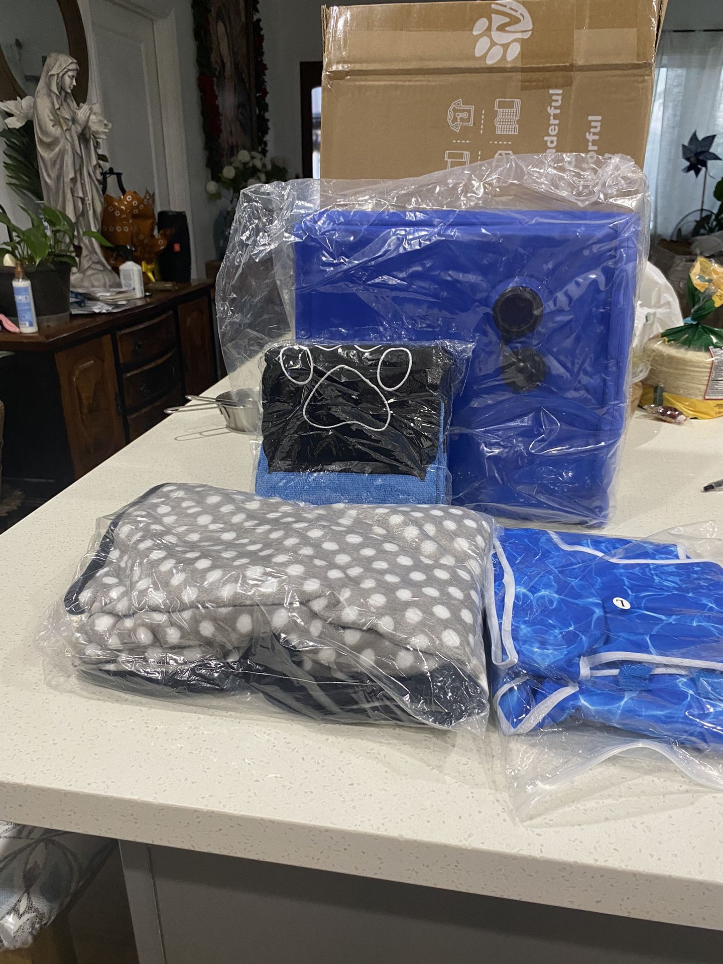 New Dog Pool ,cool Vest, Towel and Rug / Pool 6ft and Vest Large