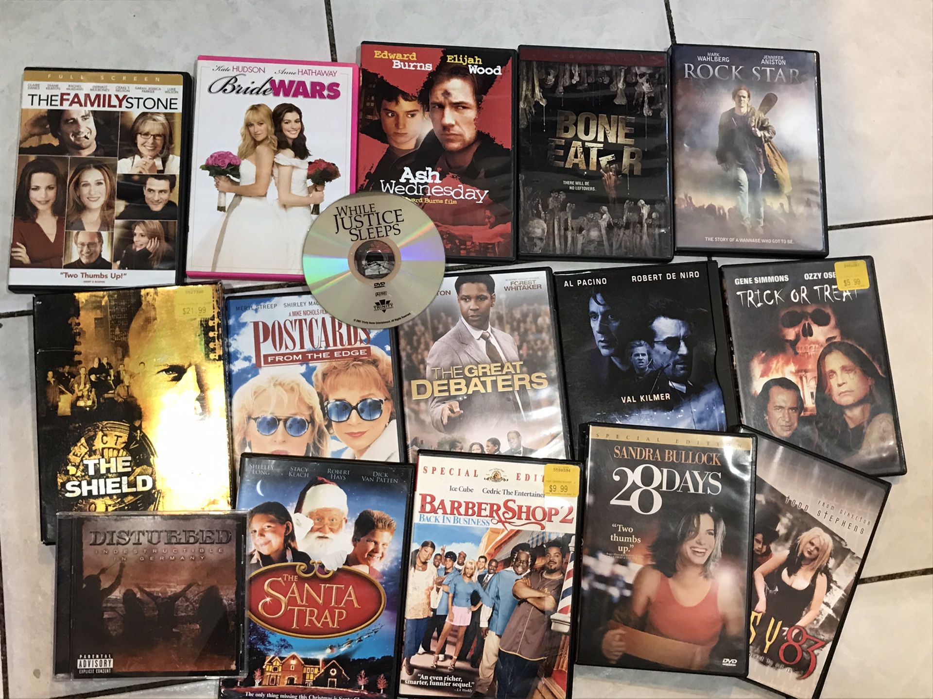 Good condition•Movie bundle•$2 gets ALL🎥 🍿