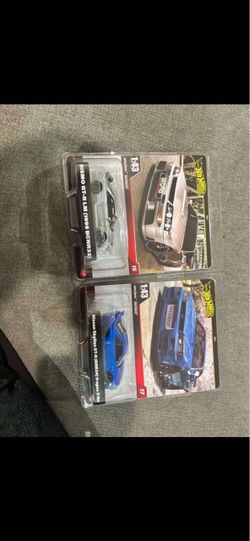 Hot Wheels 1:43 Nissan GT-R Die-Cast Set of 2