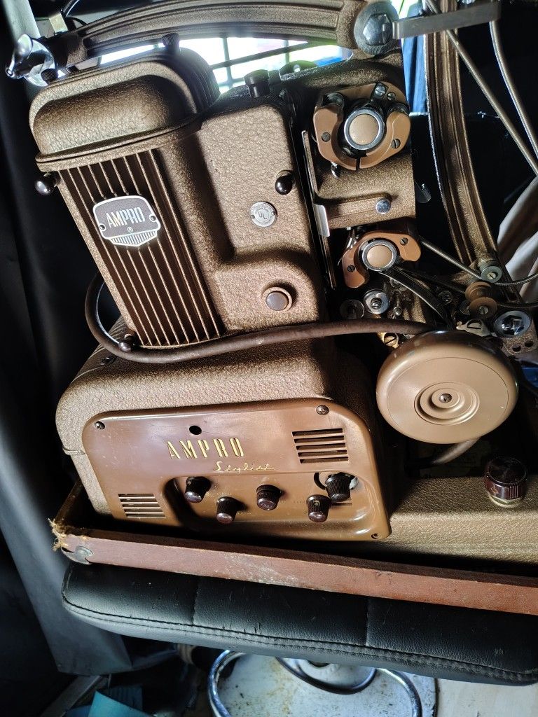 Vintage AmPro Premier Stylus 16mm Projector