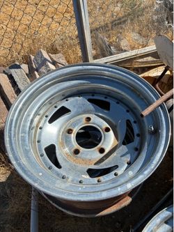 4 Rims 5 logs no damaged