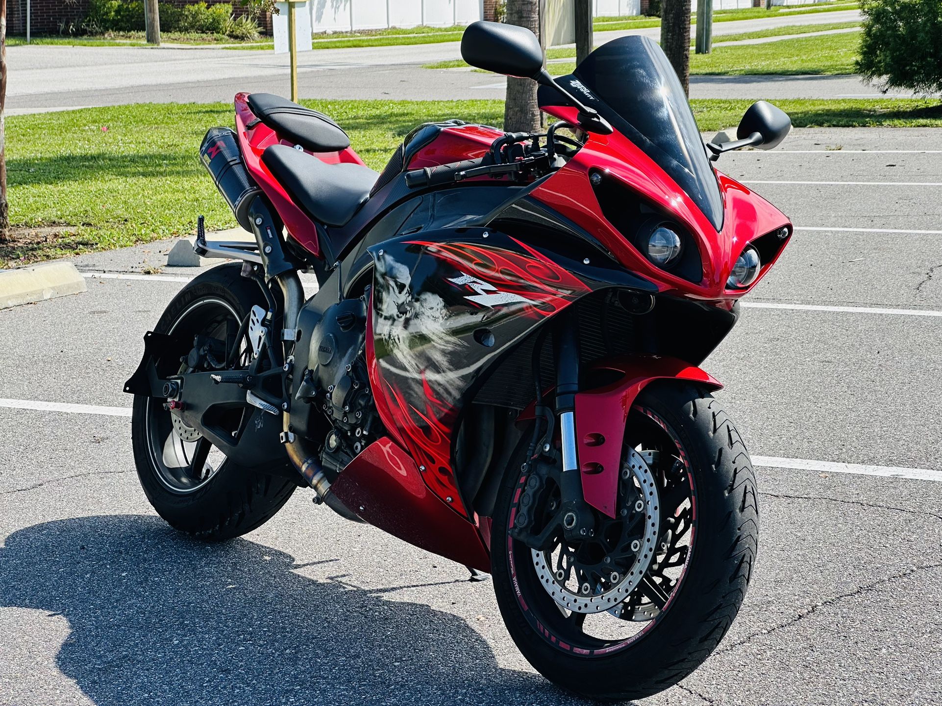 2011 Yamaha R1 Raven Edition