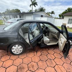 2000 Toyota Corolla