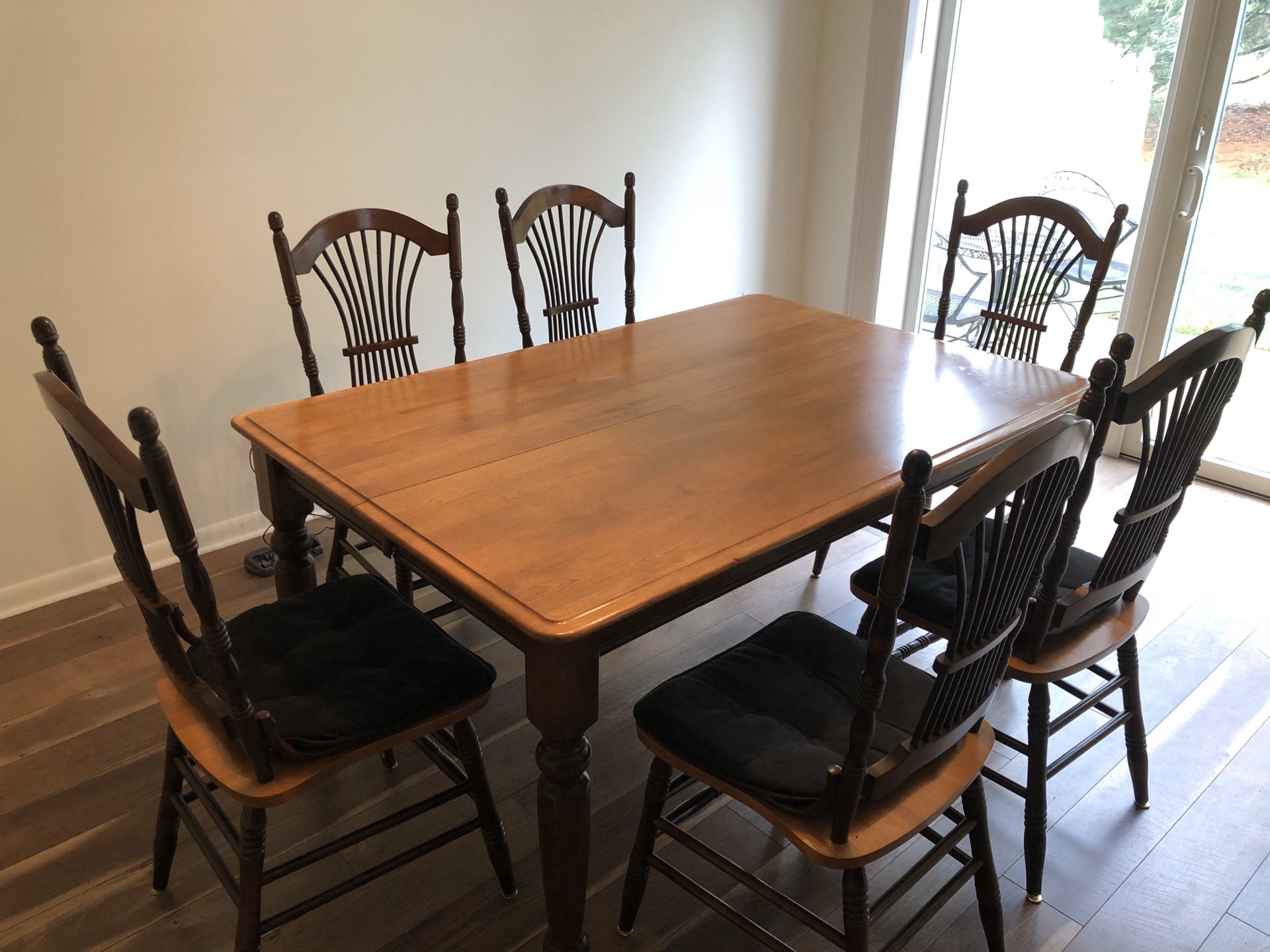 Solid wood dining room/kitchen table