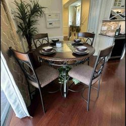 Glambrey Brown Dining Table W/4 Chairs