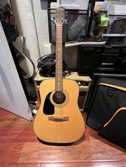 LEFTY Yamaha Acoustic Guitar $200