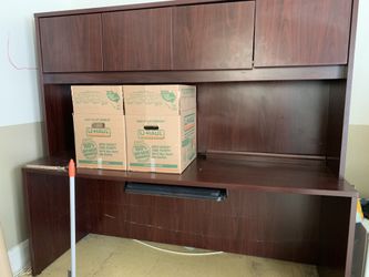 Nice desk $100