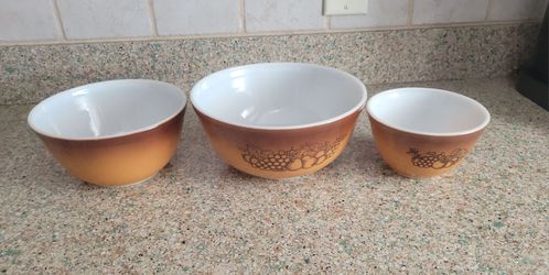 Vintage Pyrex Nesting Bowls