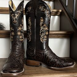 Cowboy Boot size 7 Women