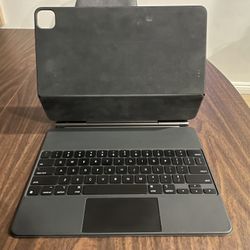 iPad Pro 12.9” Magic Keyboard