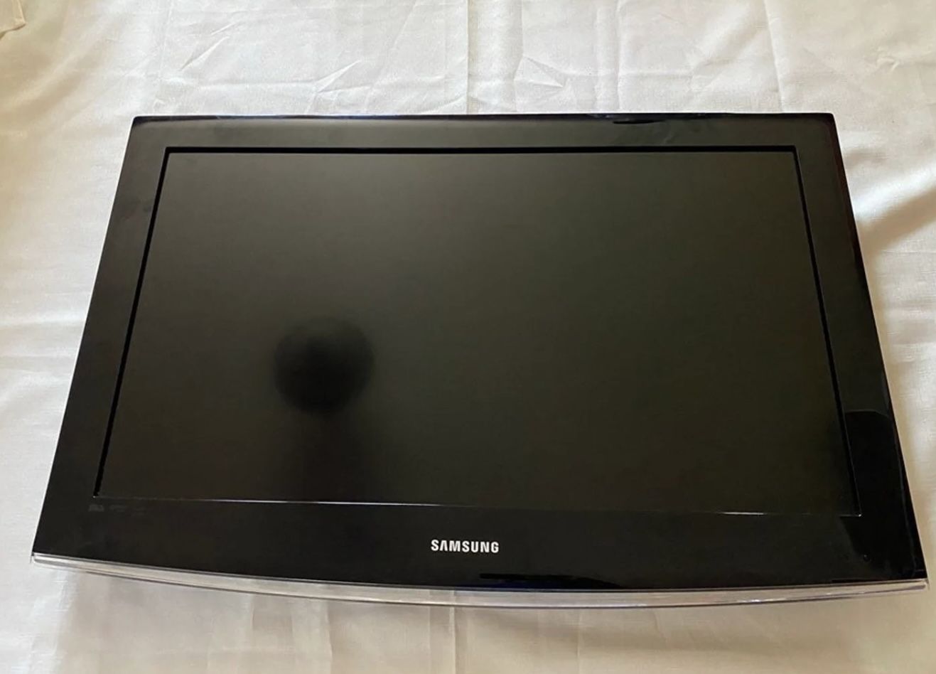 TV Samsung 32 Inch With Wall Mount