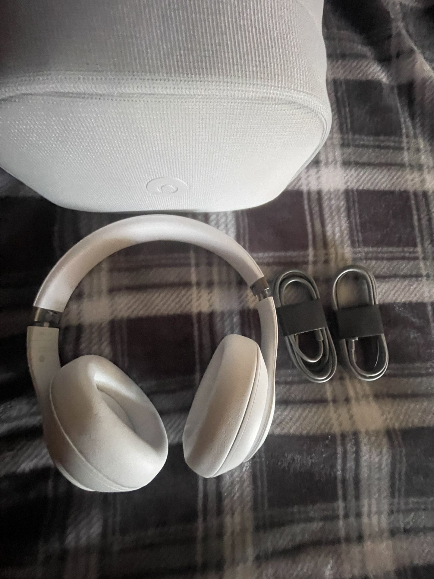 Beats Studio Pro