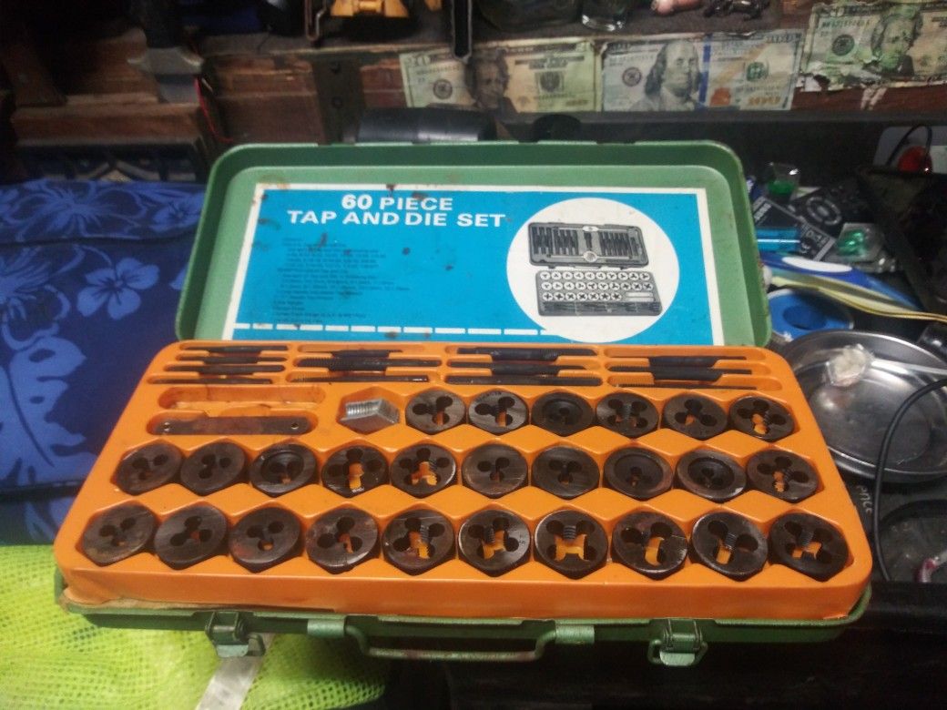 Tap and die set
