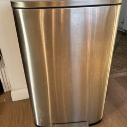 Rectangular 13-Gallon Trash Can