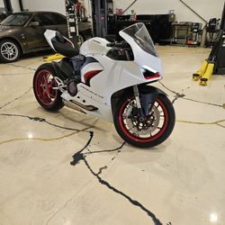 2022 Ducati Panigale V2