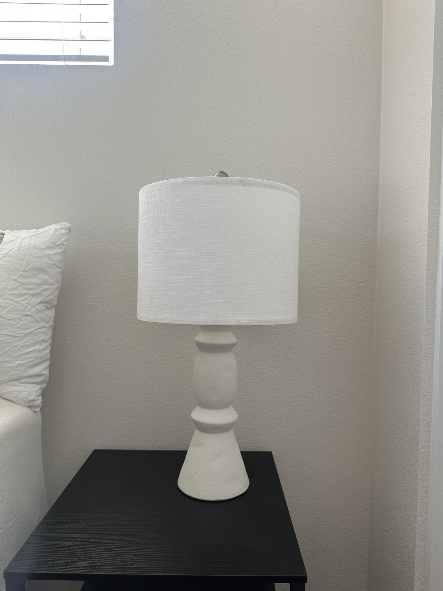 2 Piece Ceramic Lamp Set With Linen Shade