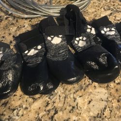 Like New Dog Booties-4 Pairs 