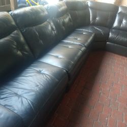 SECTIONAL GENUINE LEATHER RECLINER ELECTRIC BLACK COLOR.. DELIVERY SERVICE AVAILABLE ✅💥🚚
