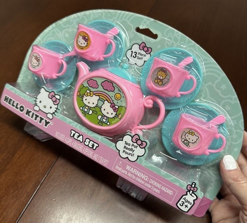 Hello Kitty Tea Cup Set