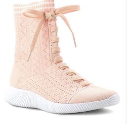 Girls Women’s Shoes Size 5 New in Box