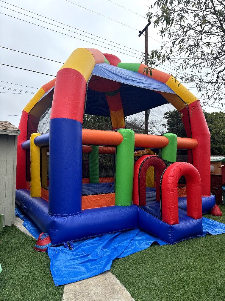 Bounce House 16x16